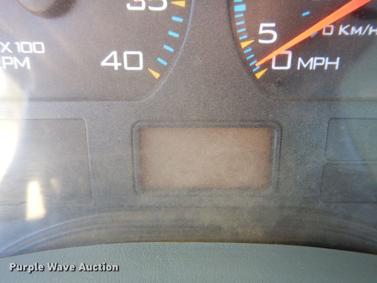 image for item HT9416 2006 International 7400  crane truck with tire grapple