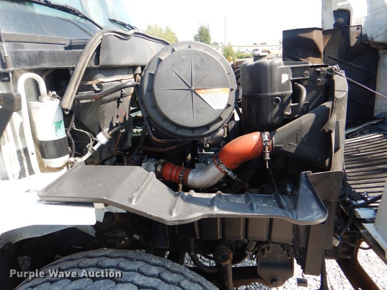 image for item HT9416 2006 International 7400  crane truck with tire grapple