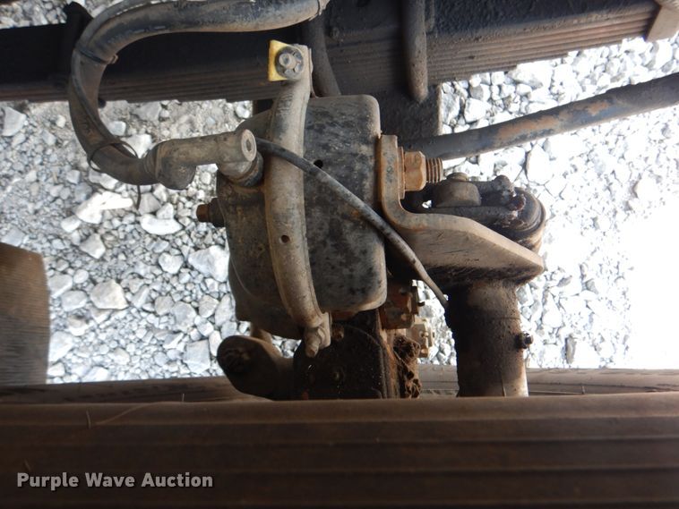 image for item HT9416 2006 International 7400  crane truck with tire grapple