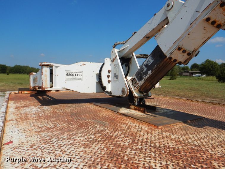 image for item HT9416 2006 International 7400  crane truck with tire grapple