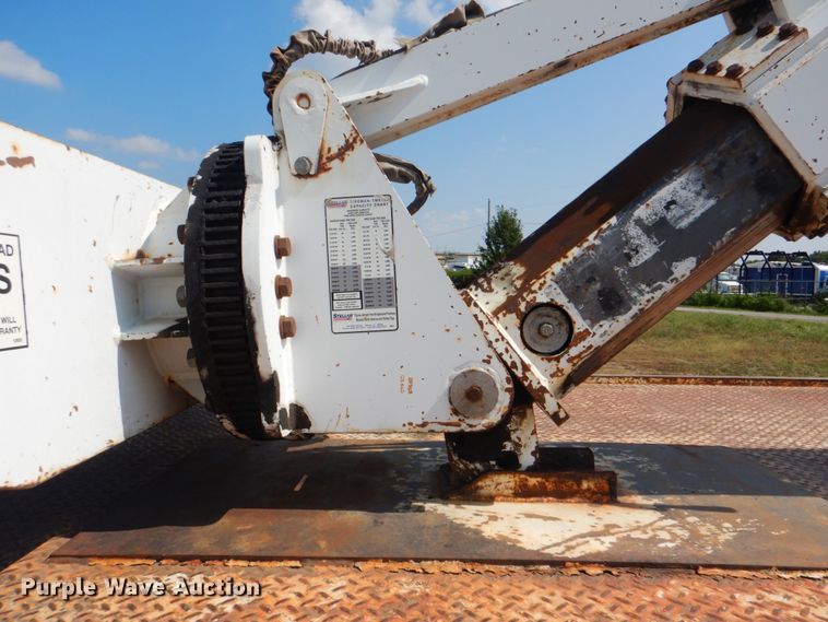 image for item HT9416 2006 International 7400  crane truck with tire grapple