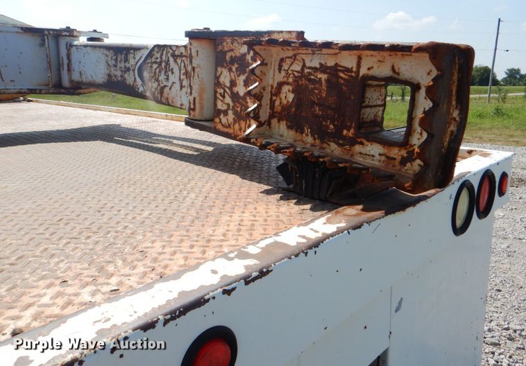 image for item HT9416 2006 International 7400  crane truck with tire grapple