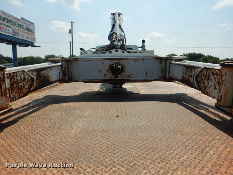 image for item HT9416 2006 International 7400  crane truck with tire grapple