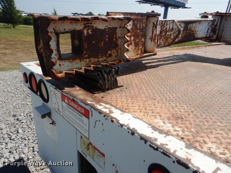 image for item HT9416 2006 International 7400  crane truck with tire grapple