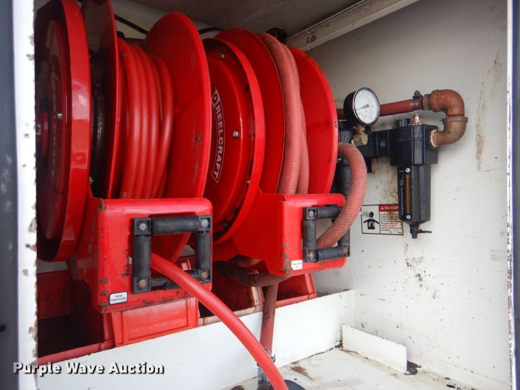 image for item HT9416 2006 International 7400  crane truck with tire grapple