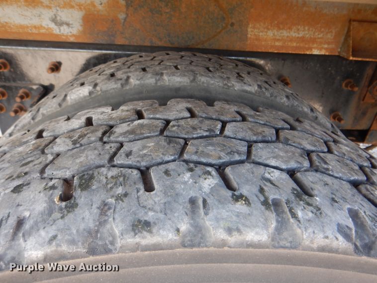 image for item HT9416 2006 International 7400  crane truck with tire grapple