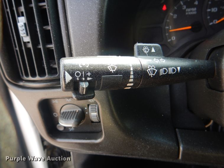 image for item HT9420 2007 Chevrolet C7500  command center truck