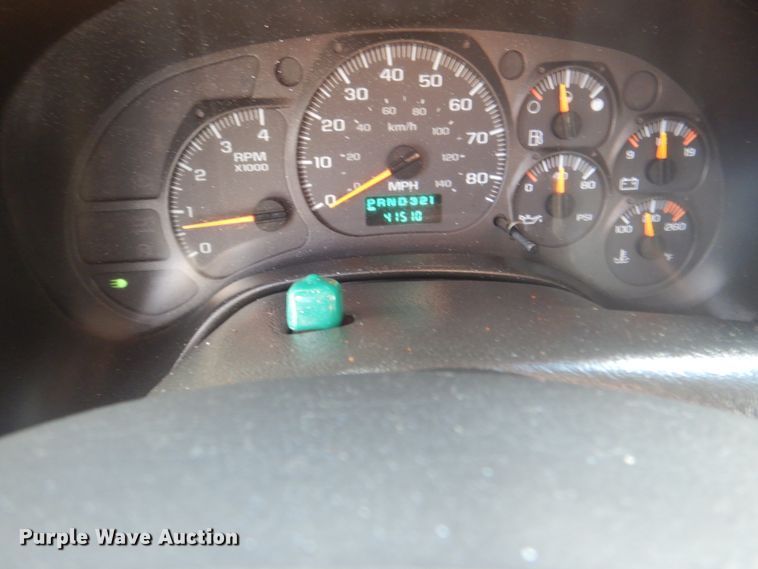 image for item HT9420 2007 Chevrolet C7500  command center truck