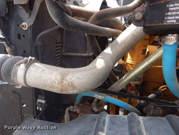 image for item HT9420 2007 Chevrolet C7500  command center truck