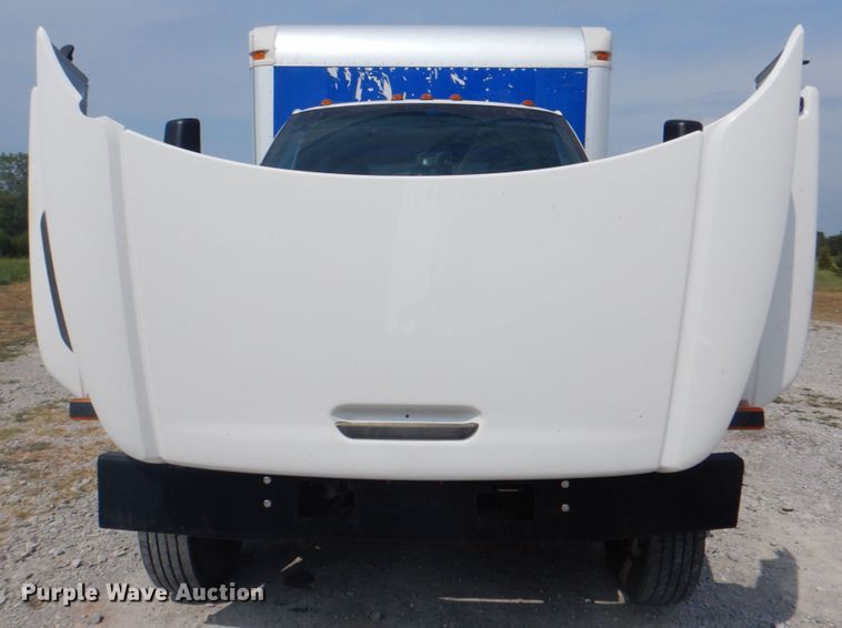 image for item HT9420 2007 Chevrolet C7500  command center truck