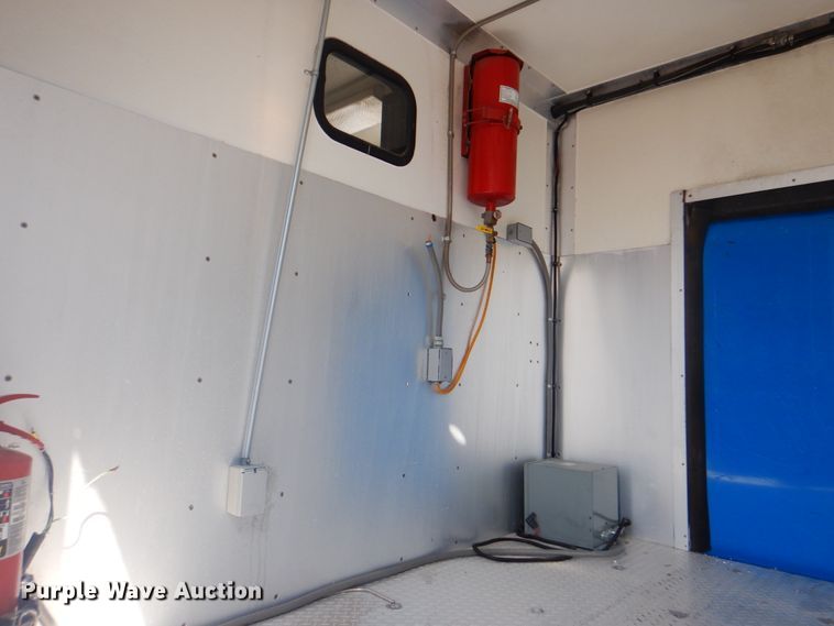 image for item HT9420 2007 Chevrolet C7500  command center truck