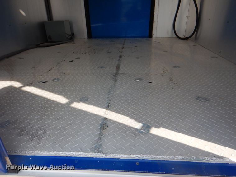 image for item HT9420 2007 Chevrolet C7500  command center truck