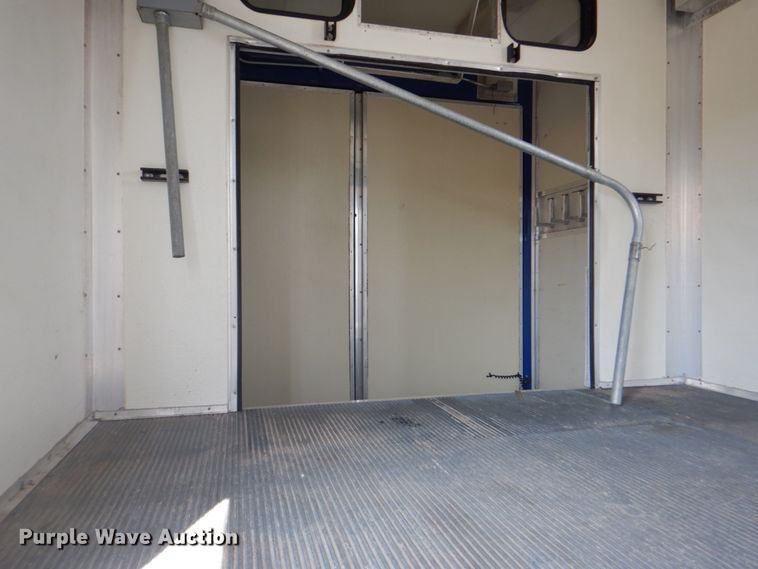 image for item HT9420 2007 Chevrolet C7500  command center truck