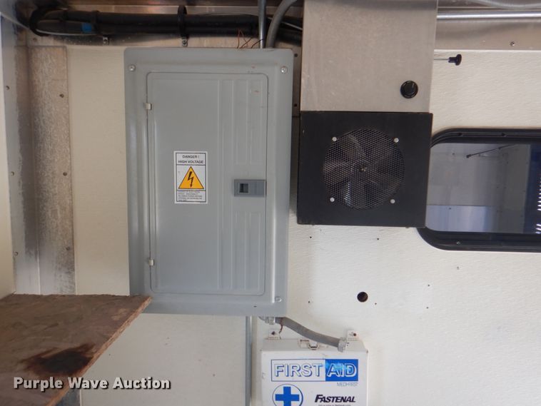 image for item HT9420 2007 Chevrolet C7500  command center truck