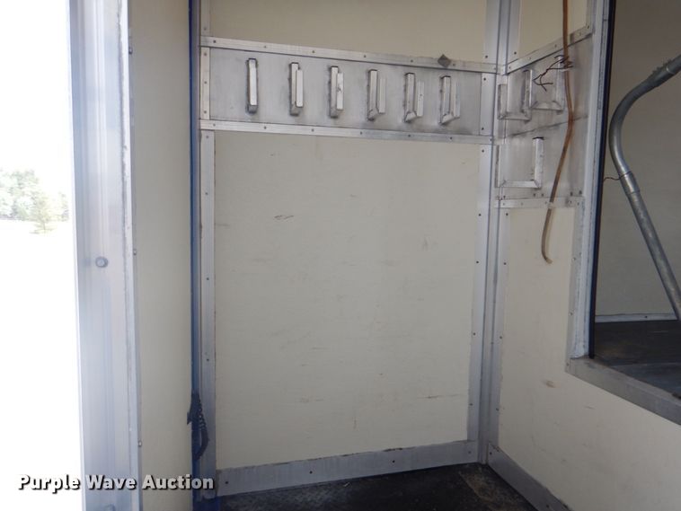 image for item HT9420 2007 Chevrolet C7500  command center truck