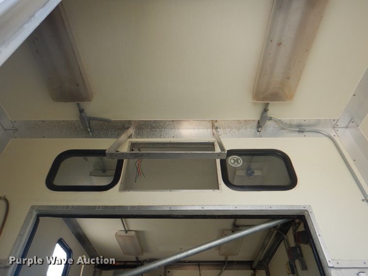 image for item HT9420 2007 Chevrolet C7500  command center truck