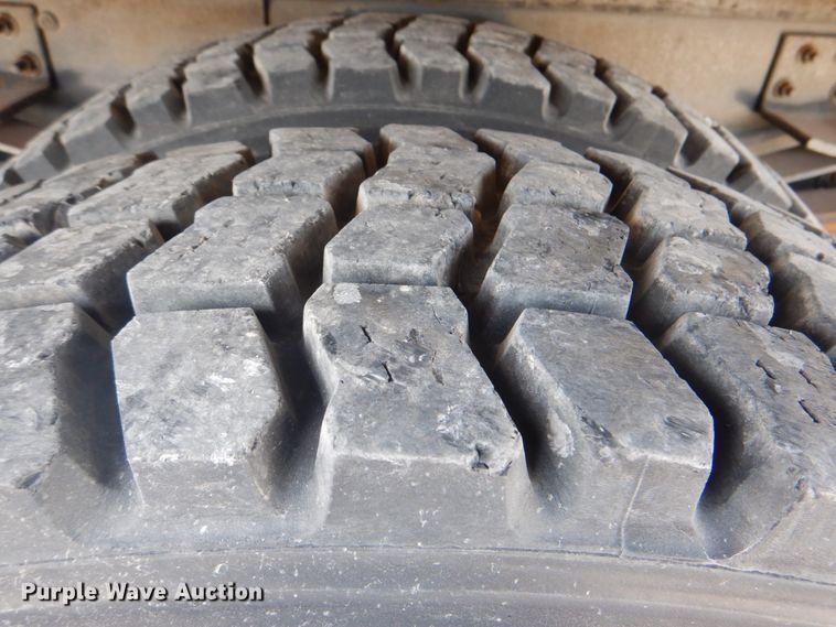 image for item HT9420 2007 Chevrolet C7500  command center truck