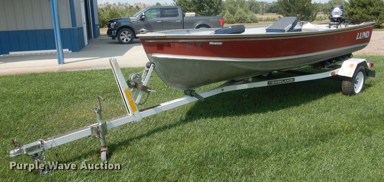 image for item HU9267 1989 Lund American  boat