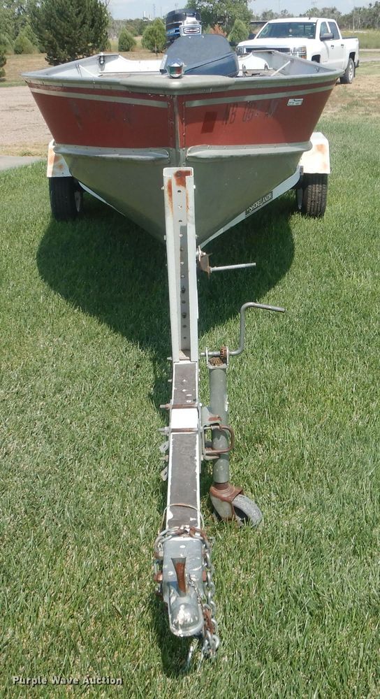 image for item HU9267 1989 Lund American  boat