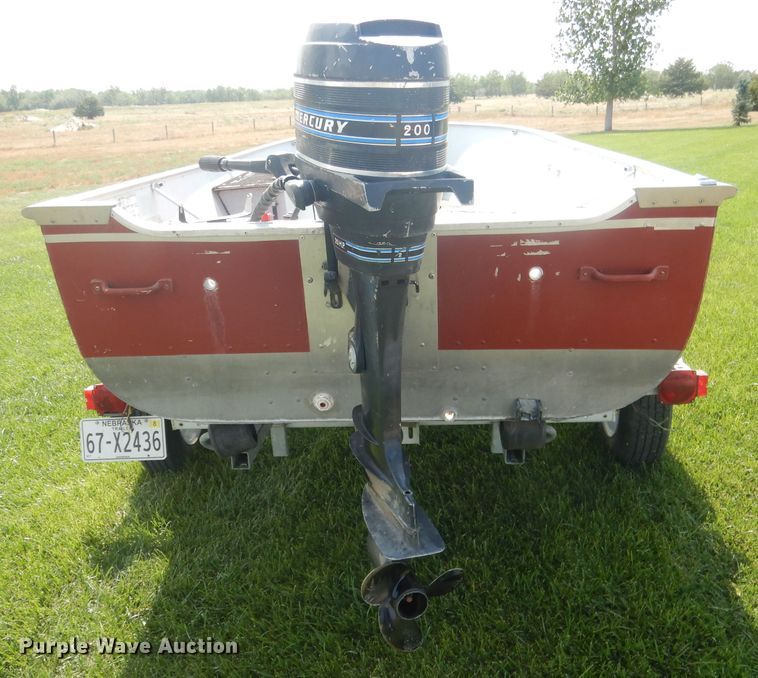 image for item HU9267 1989 Lund American  boat