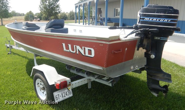 image for item HU9267 1989 Lund American  boat