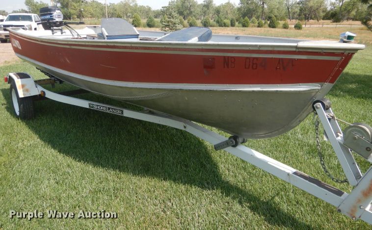 image for item HU9267 1989 Lund American  boat