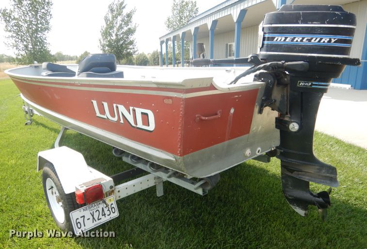 image for item HU9267 1989 Lund American  boat