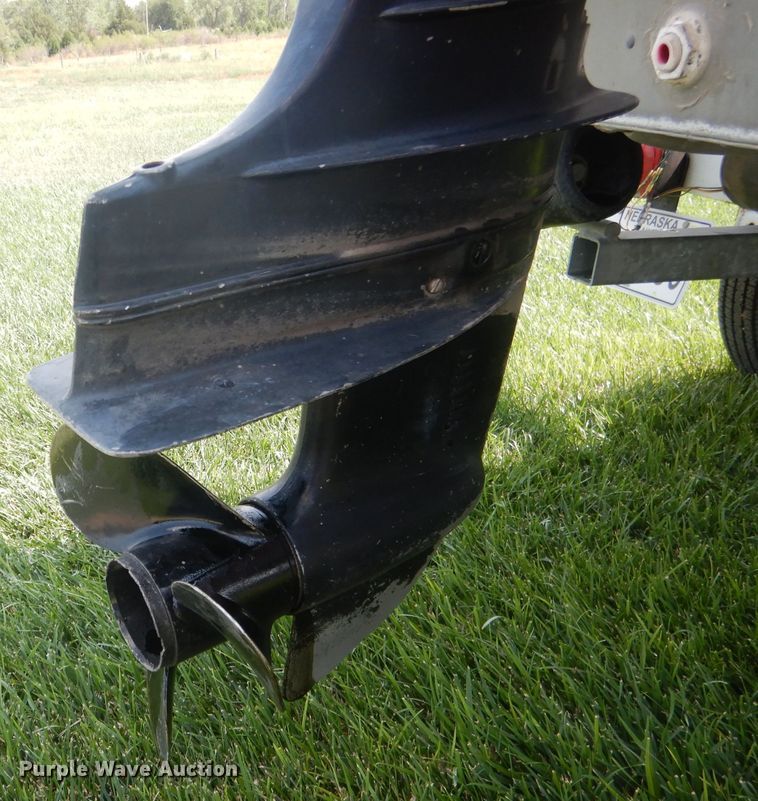 image for item HU9267 1989 Lund American  boat