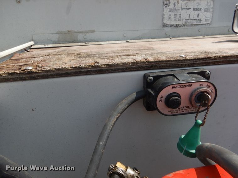 image for item HU9267 1989 Lund American  boat