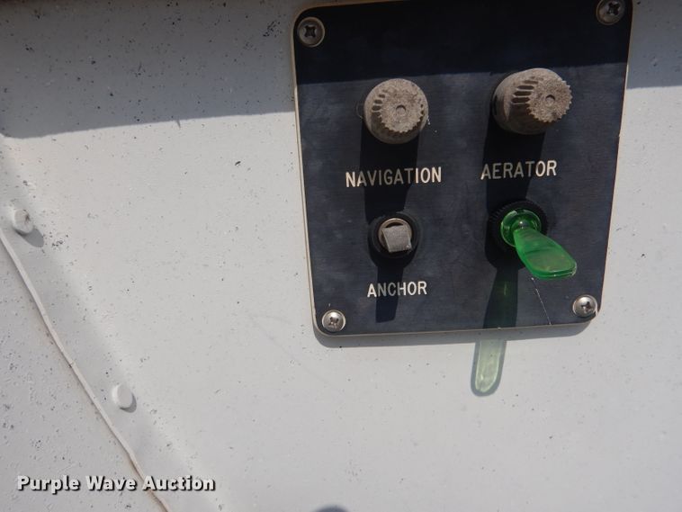 image for item HU9267 1989 Lund American  boat