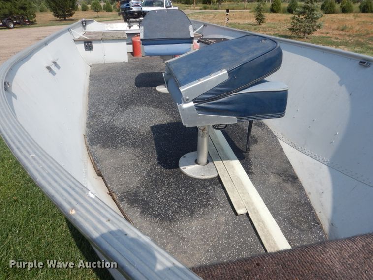 image for item HU9267 1989 Lund American  boat