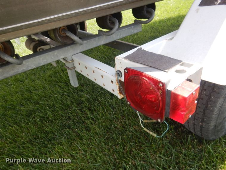 image for item HU9267 1989 Lund American  boat