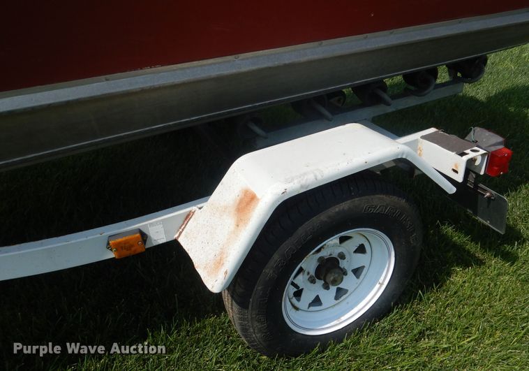 image for item HU9267 1989 Lund American  boat