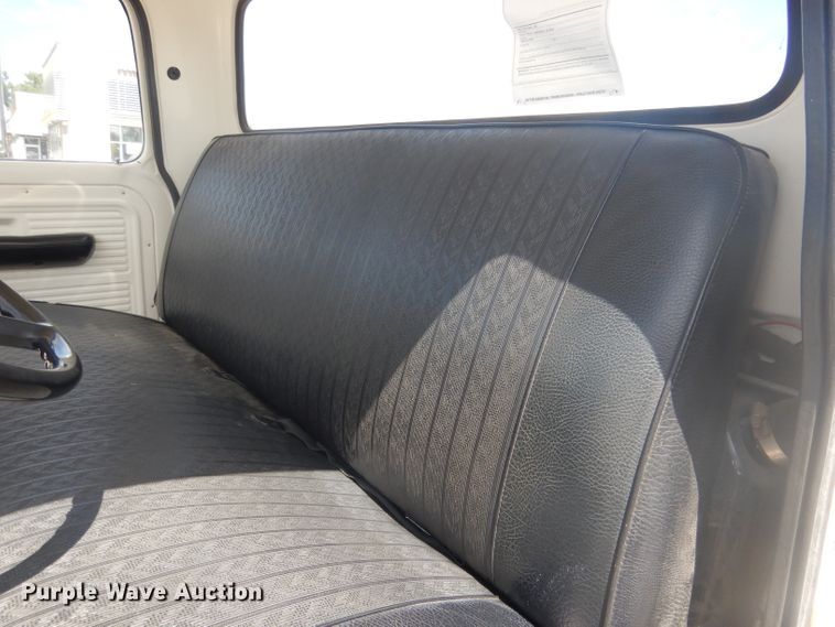 image for item HU9270 1972 Ford F600  flatbed truck