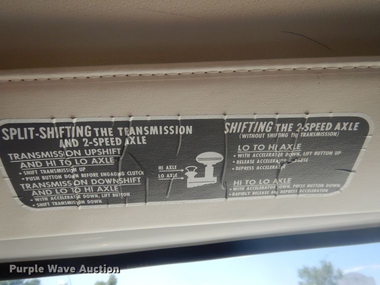 image for item HU9270 1972 Ford F600  flatbed truck