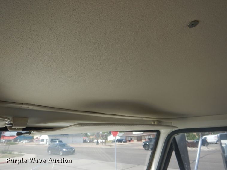 image for item HU9270 1972 Ford F600  flatbed truck