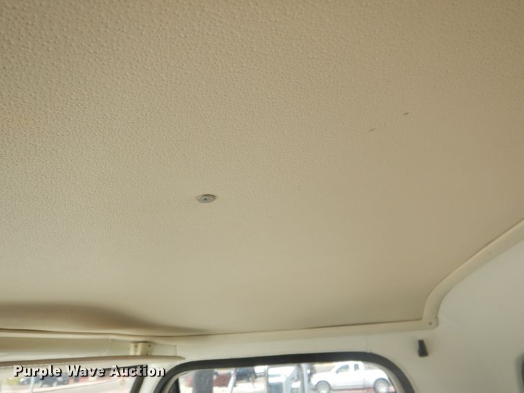 image for item HU9270 1972 Ford F600  flatbed truck