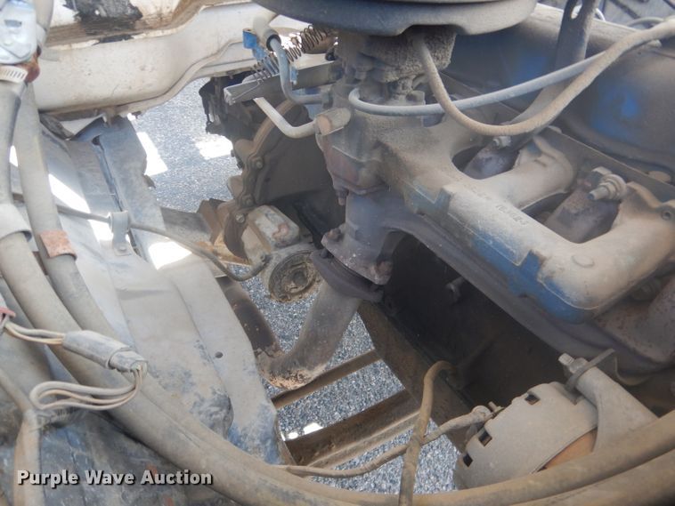 image for item HU9270 1972 Ford F600  flatbed truck