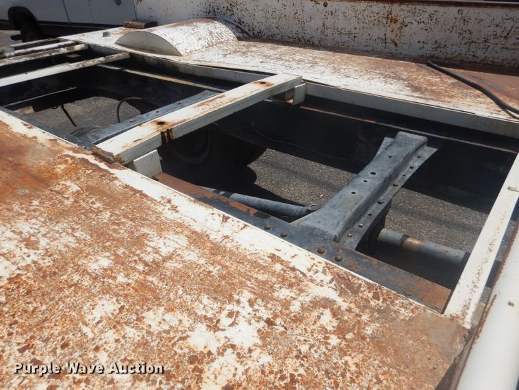 image for item HU9270 1972 Ford F600  flatbed truck