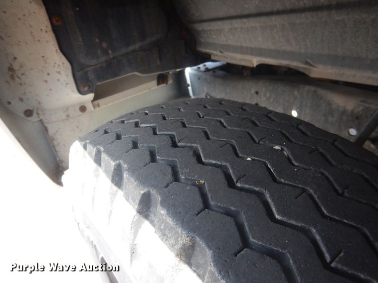 image for item HU9270 1972 Ford F600  flatbed truck