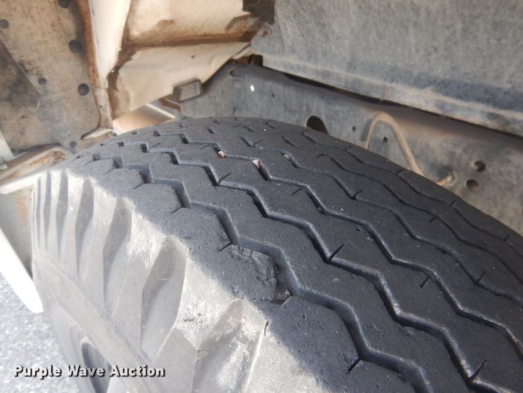 image for item HU9270 1972 Ford F600  flatbed truck