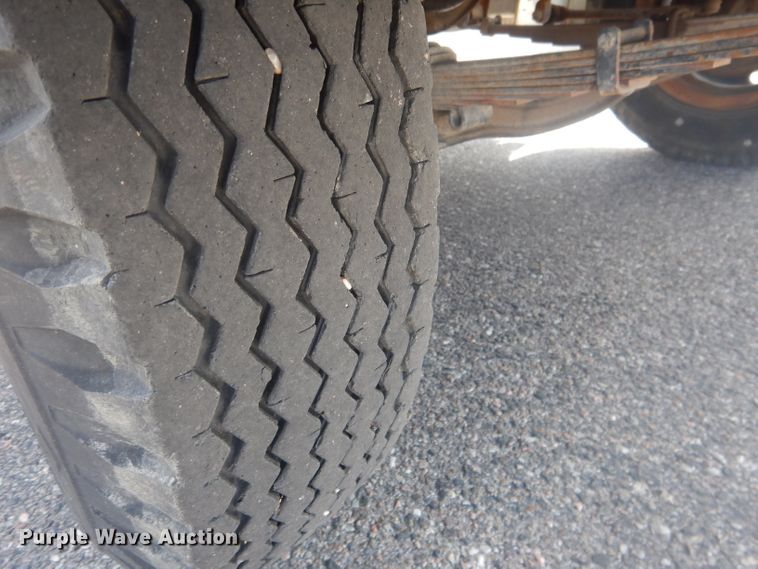 image for item HU9270 1972 Ford F600  flatbed truck