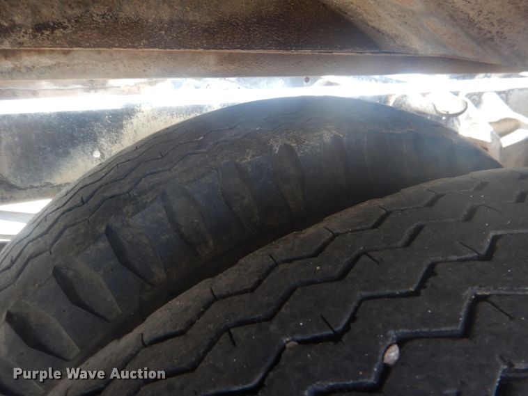 image for item HU9270 1972 Ford F600  flatbed truck