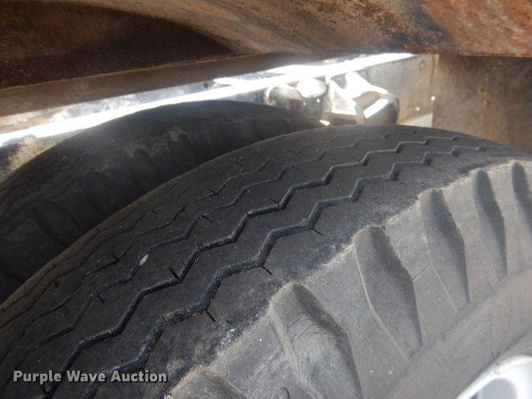 image for item HU9270 1972 Ford F600  flatbed truck