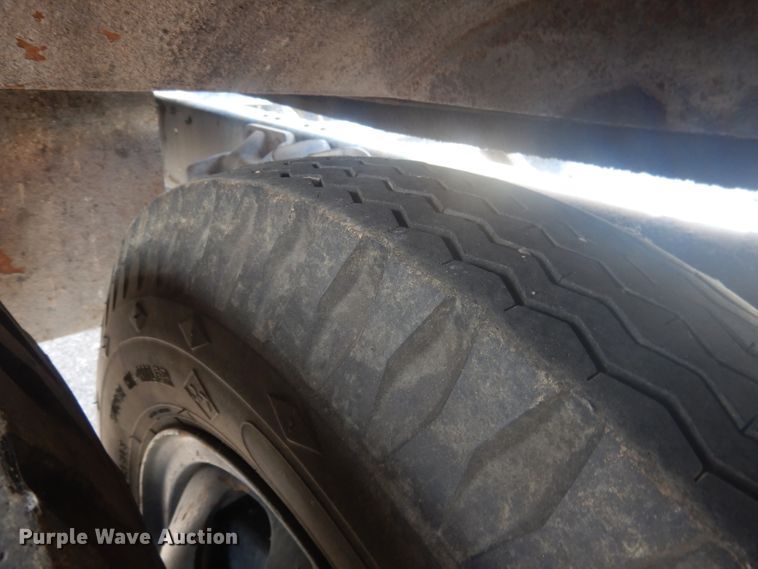 image for item HU9270 1972 Ford F600  flatbed truck