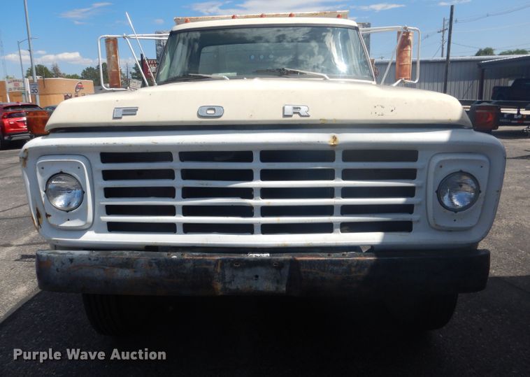 image for item HU9271 1975 Ford F700  dump truck