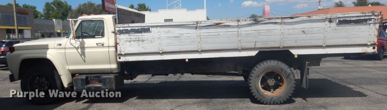 image for item HU9271 1975 Ford F700  dump truck