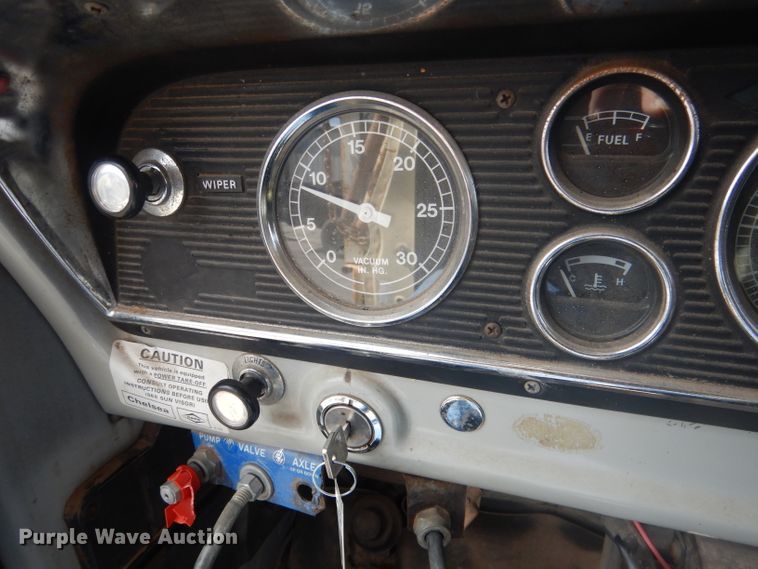 image for item HU9271 1975 Ford F700  dump truck