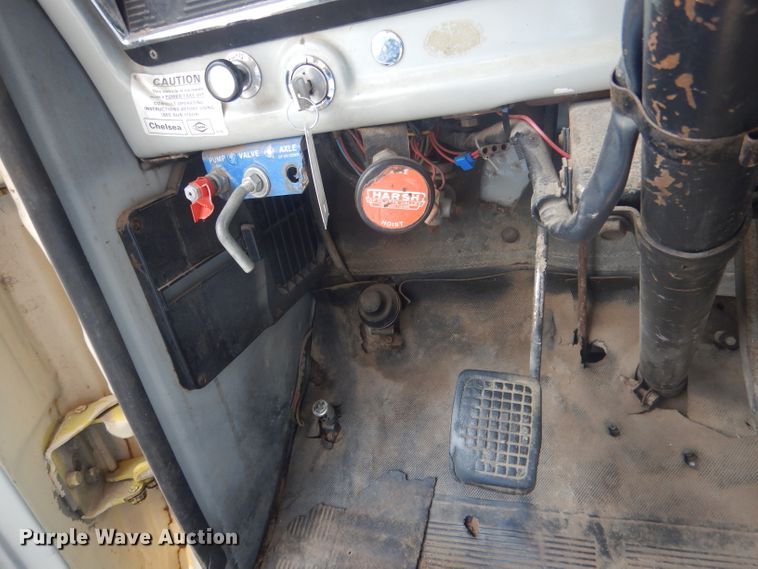 image for item HU9271 1975 Ford F700  dump truck