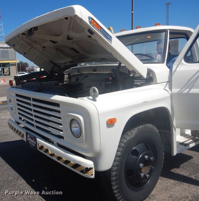 image for item HU9271 1975 Ford F700  dump truck